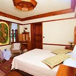 فندق Tuerk Evi 4*