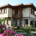 فندق Tuerk Evi 4*